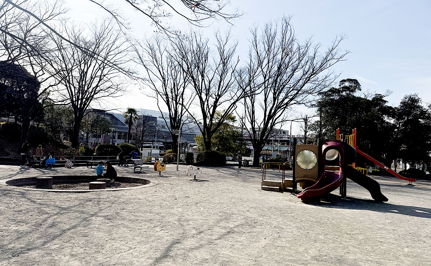 藤が丘駅前公園
