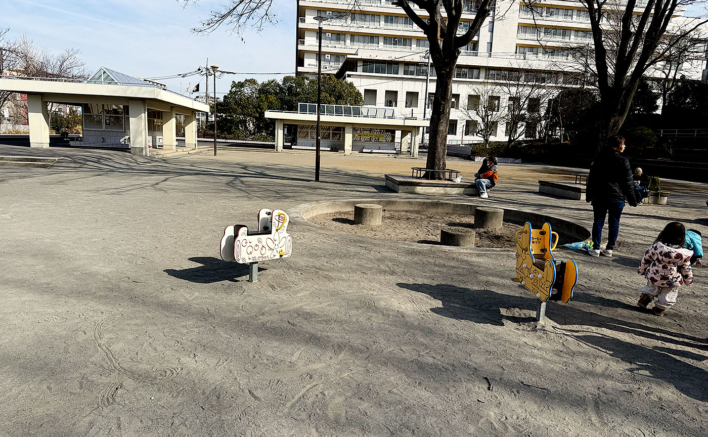 藤が丘駅前公園