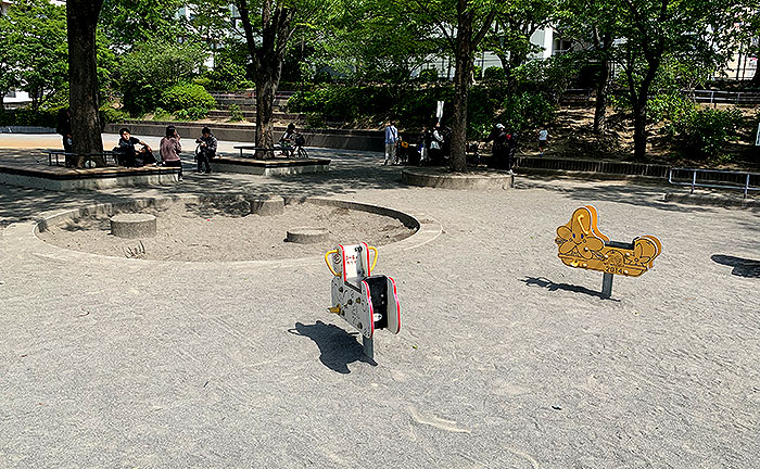 藤が丘駅前公園