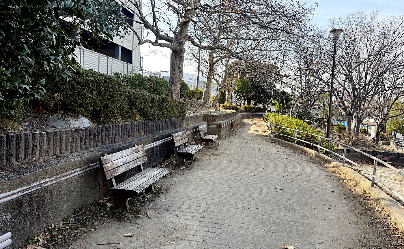 藤が丘駅前公園