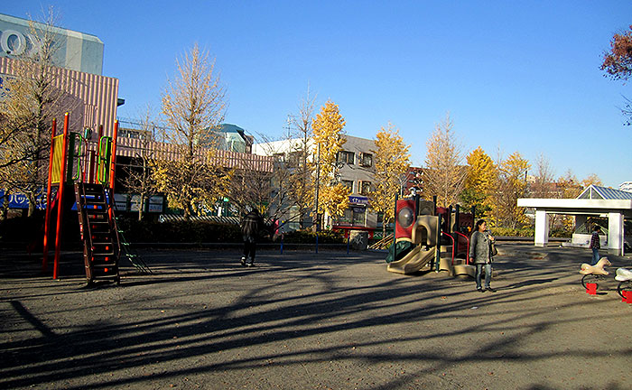 藤が丘駅前公園