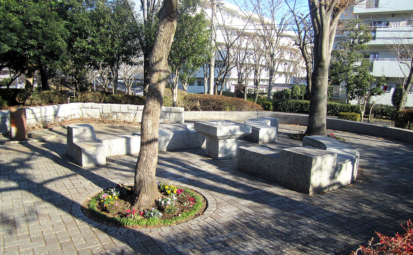 あざみ野三丁目東公園