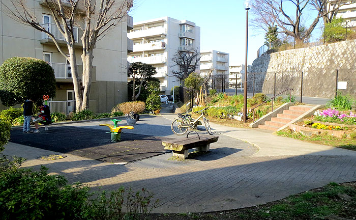 百合丘3丁目けやき公園