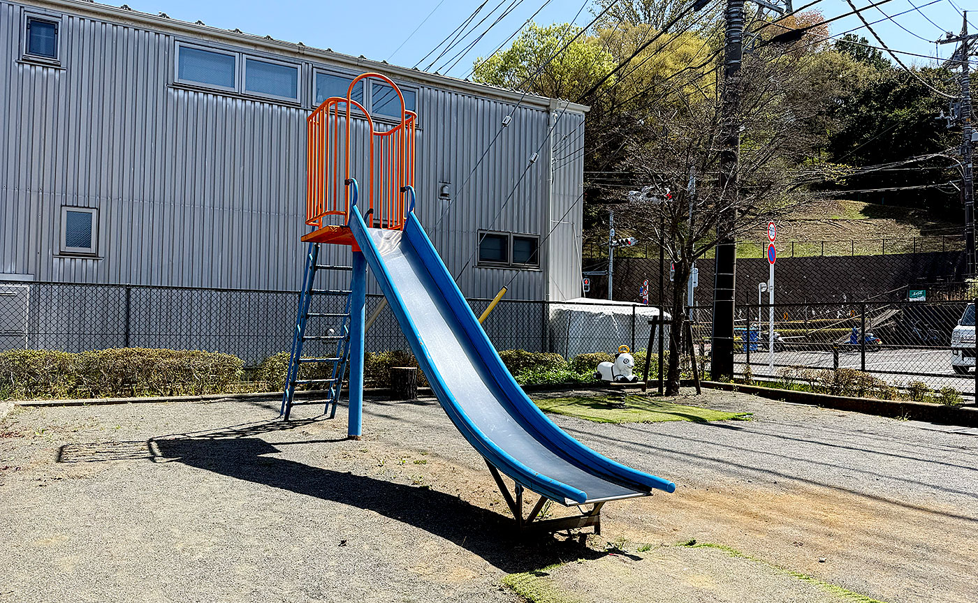 大丸天神山下児童公園