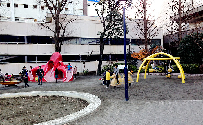 調布駅前公園