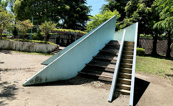 薬師台とんがり帽子公園