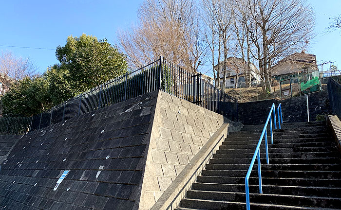 相原てんで山児童公園