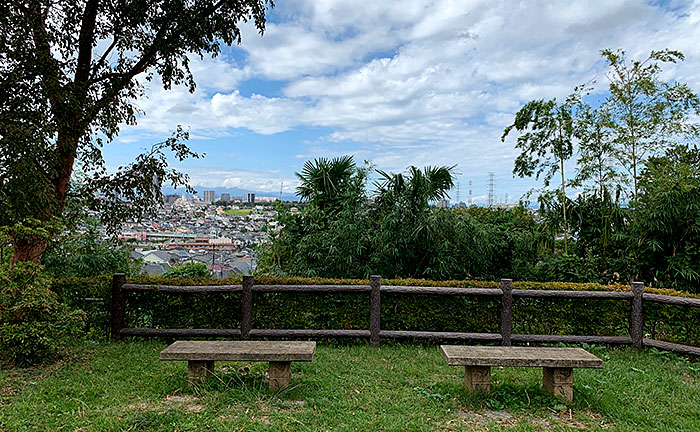 鞍掛の松公園