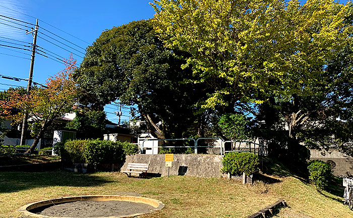 鶴川月の子児童公園