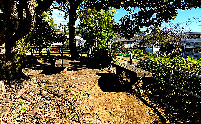 鶴川月の子児童公園