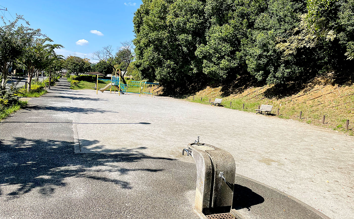 鶴川台緑の里公園