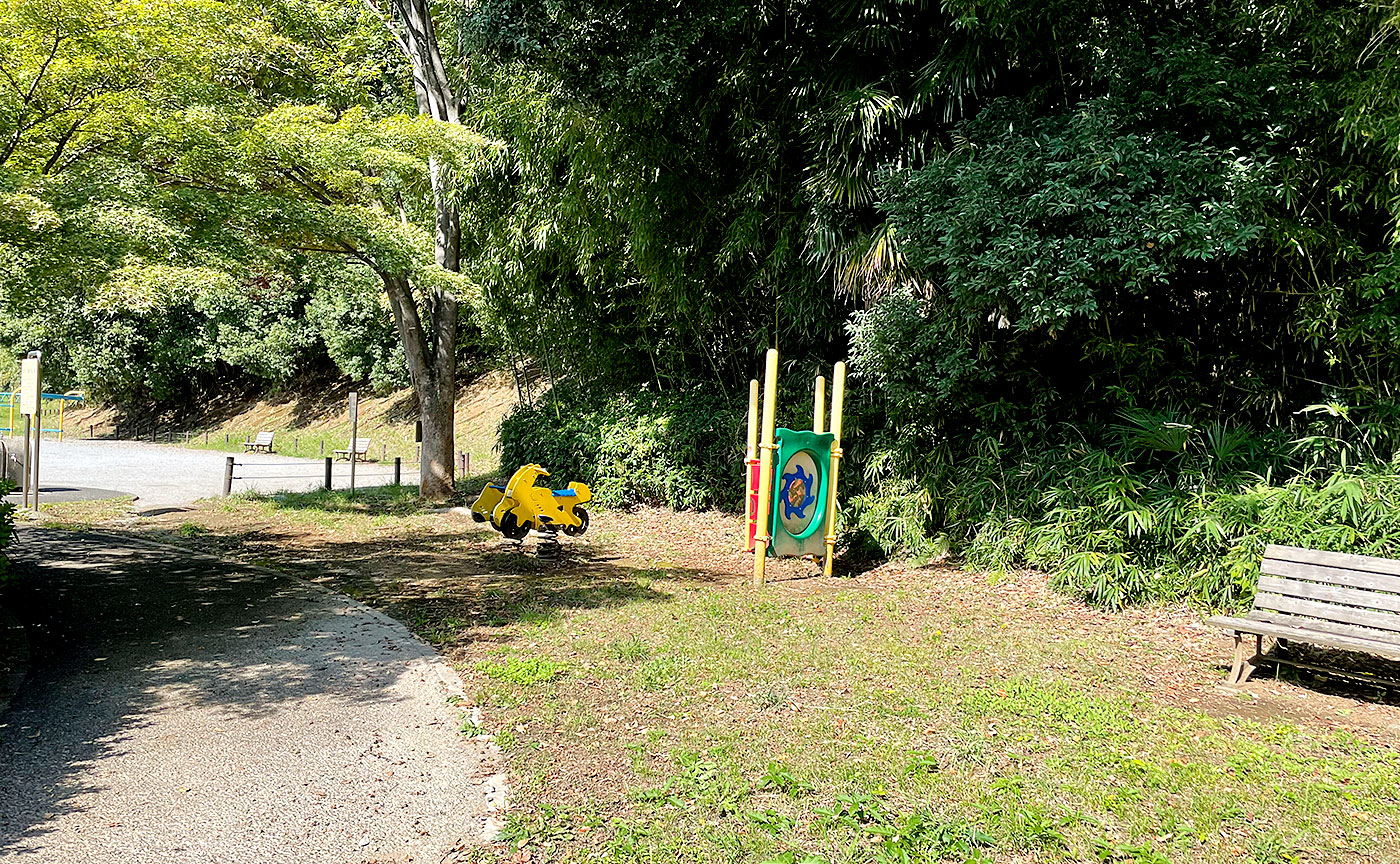 鶴川台緑の里公園