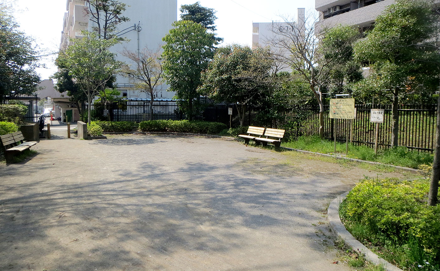 鶴川けやき公園