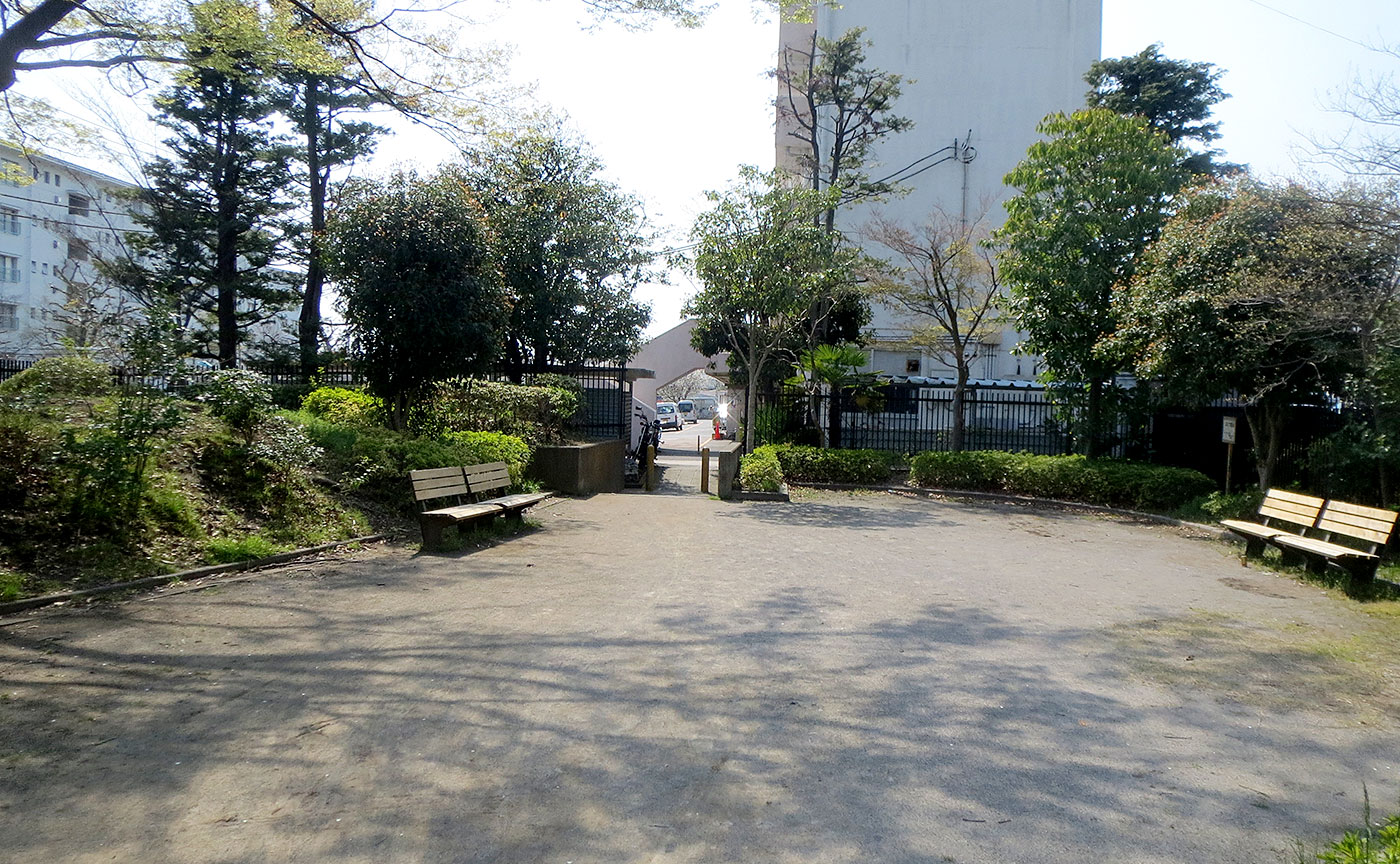 鶴川けやき公園