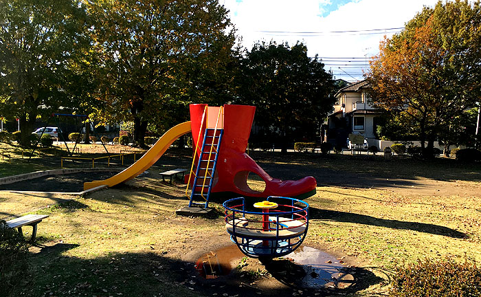 つくし野ながぐつ児童公園回転遊具