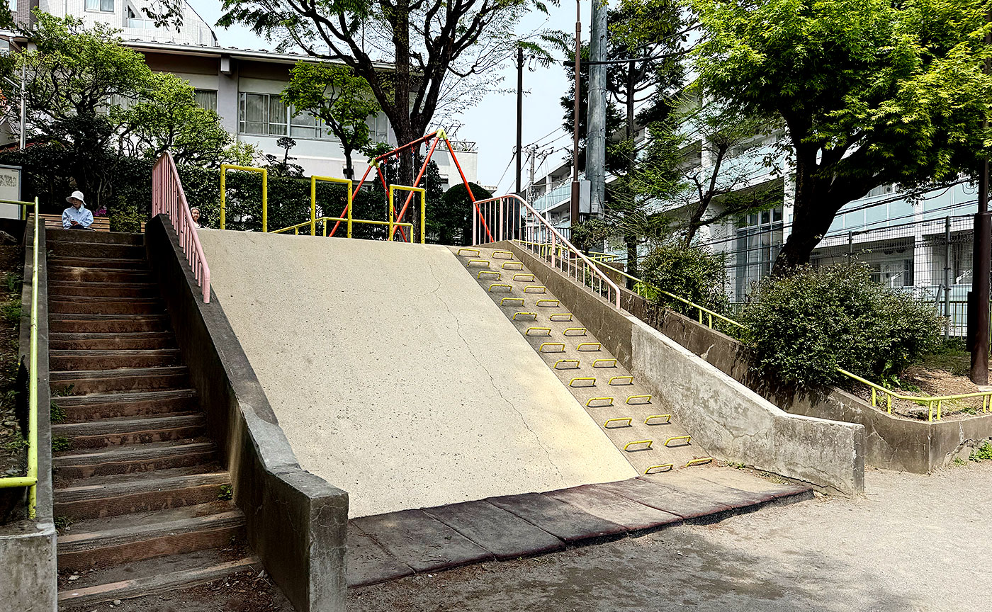 余丁東児童遊園