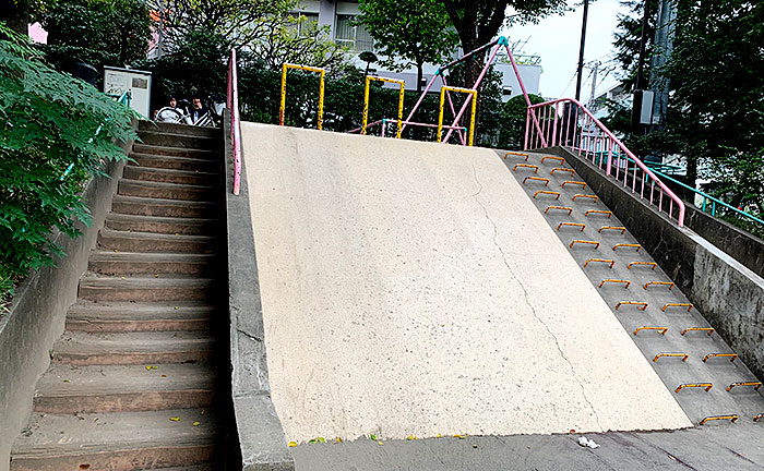 余丁東児童遊園