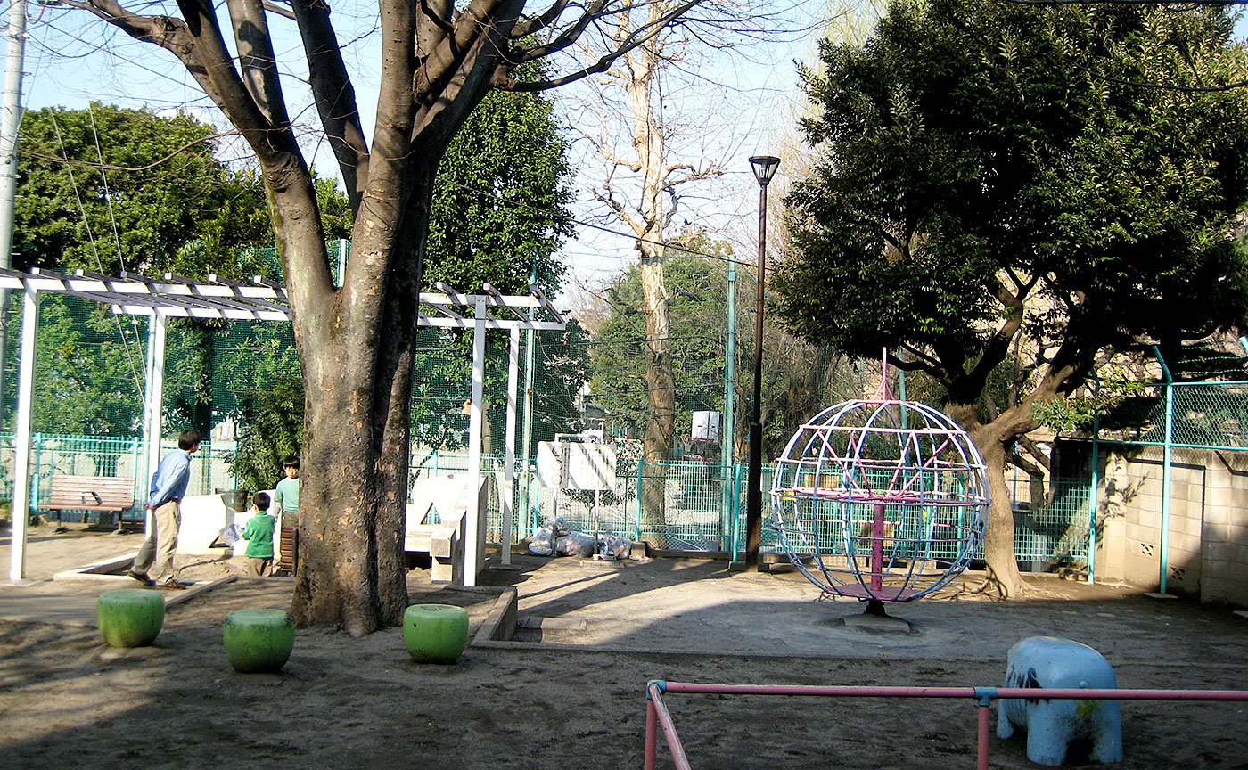 しらゆり児童公園