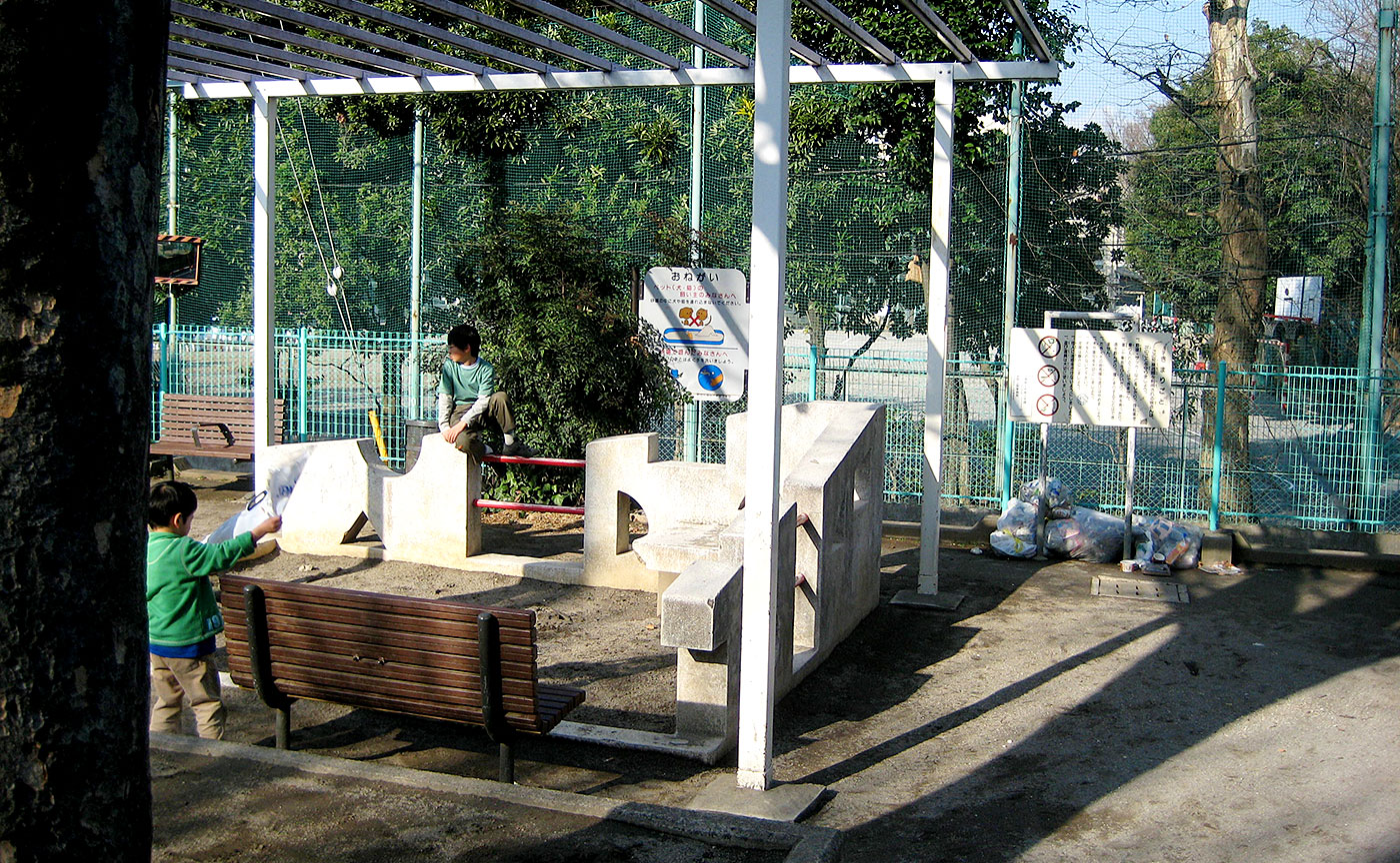 しらゆり児童公園