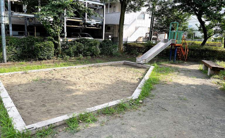 多摩市の公園