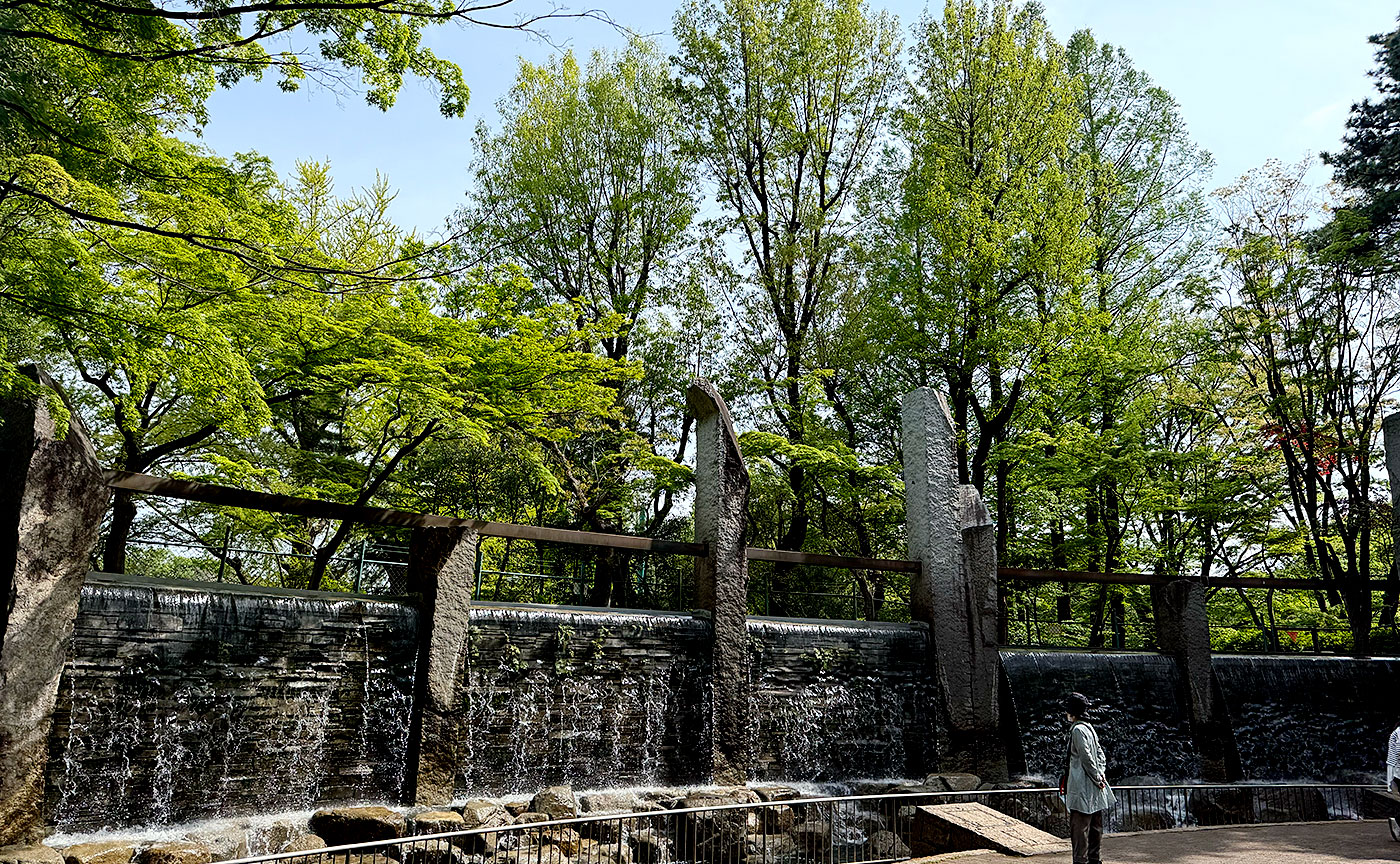 蚕糸の森公園