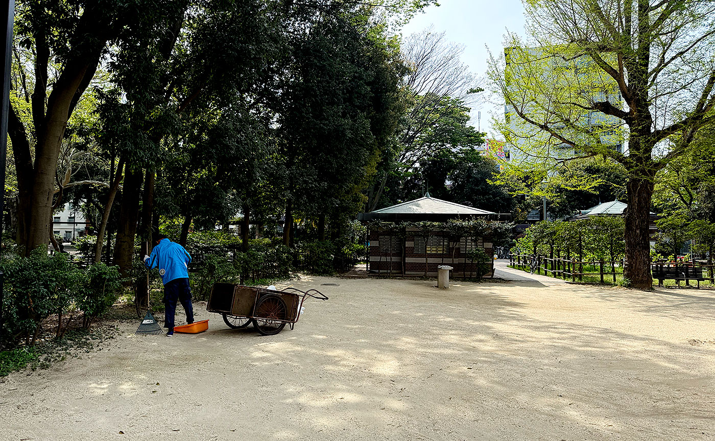 蚕糸の森公園
