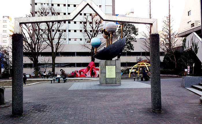 調布駅前公園