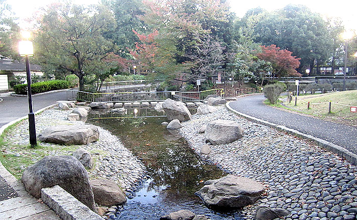 蚕糸の森公園