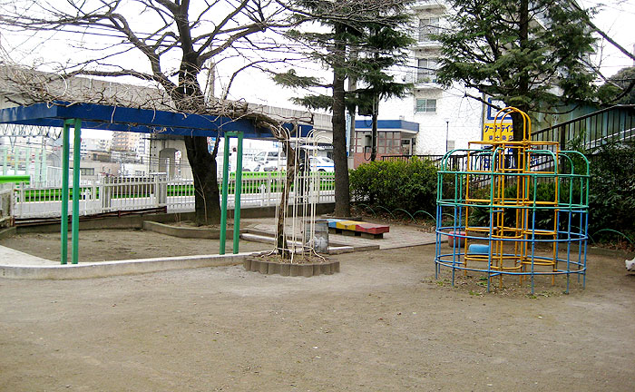 八幡山児童遊園