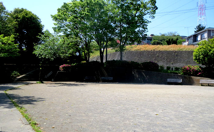 弥生台駅前公園