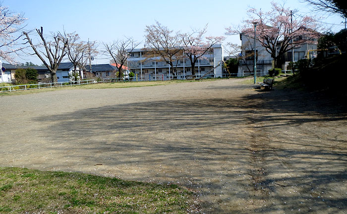 鶴川月の子児童公園