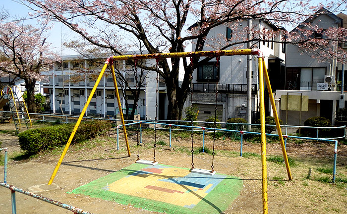 鶴川月の子児童公園