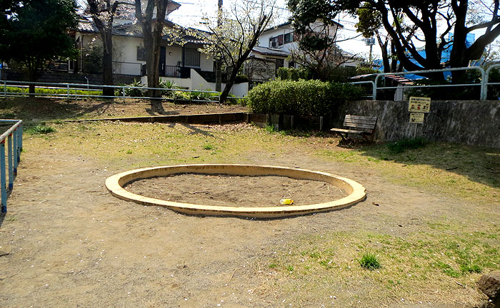 鶴川月の子児童公園