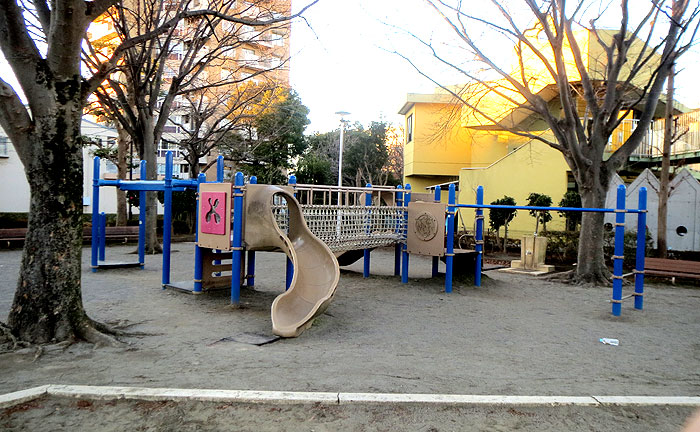 離山児童公園