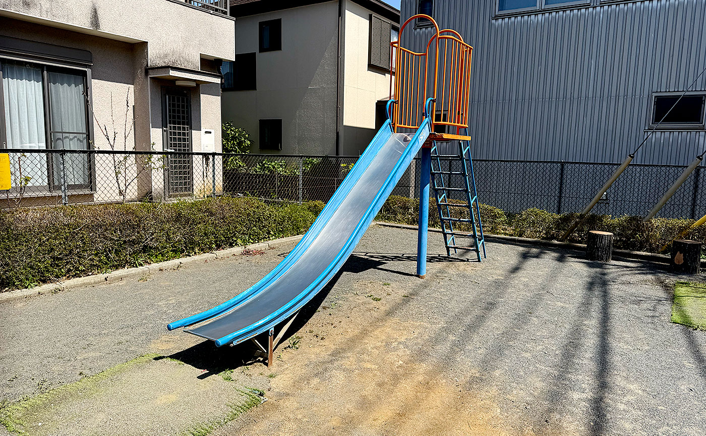 大丸天神山下児童公園