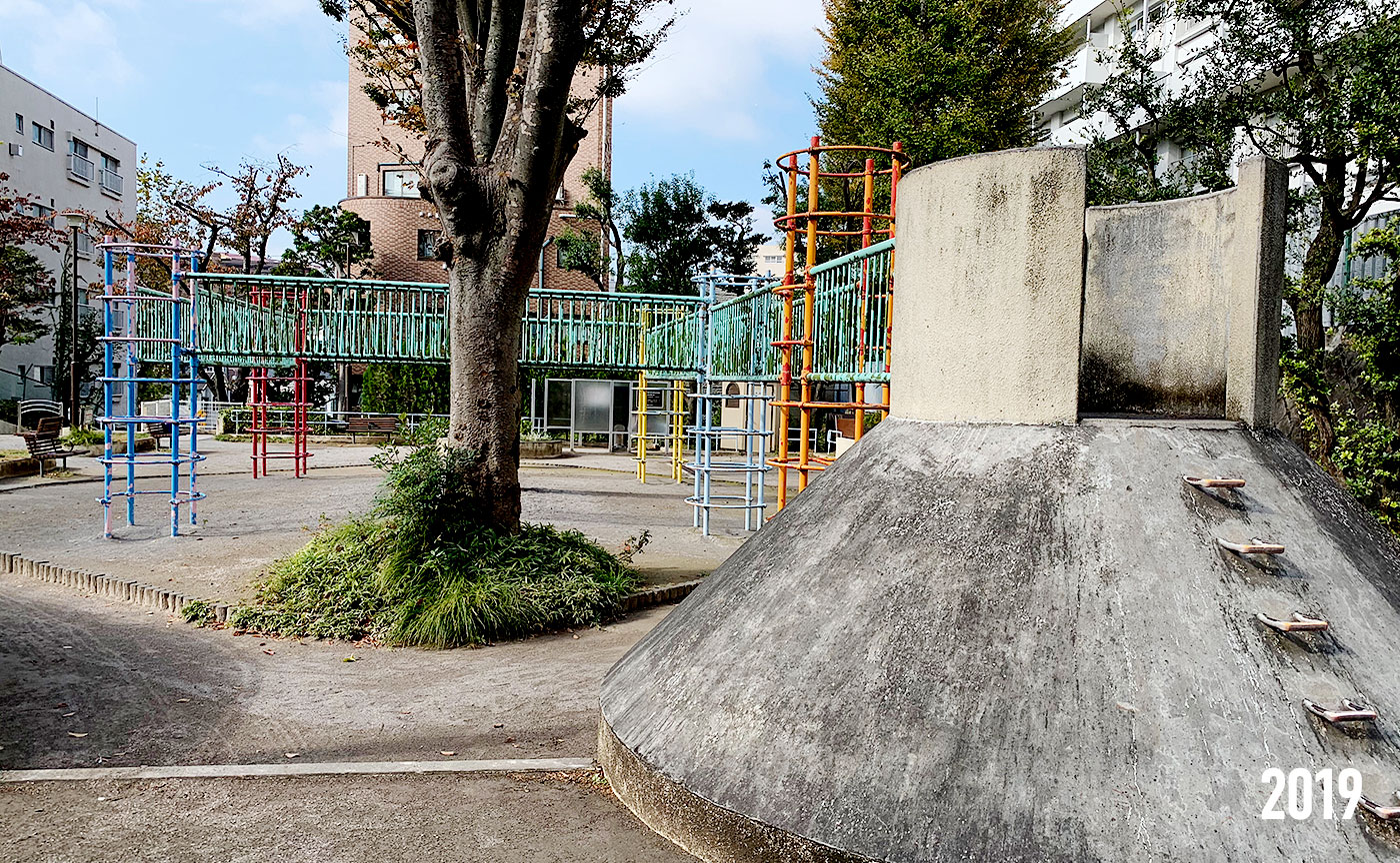 牛込弁天公園(タイムマシン)