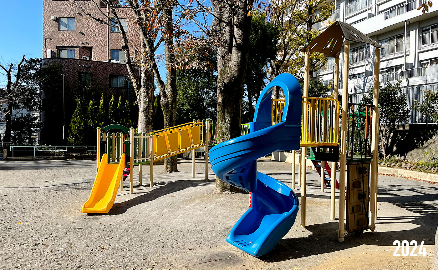 牛込弁天公園(タイムマシン)