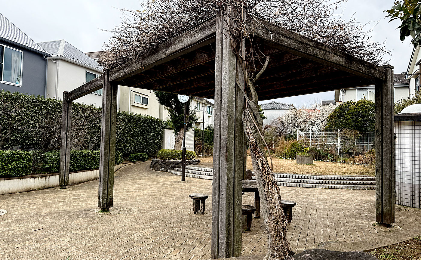 昴児童公園
