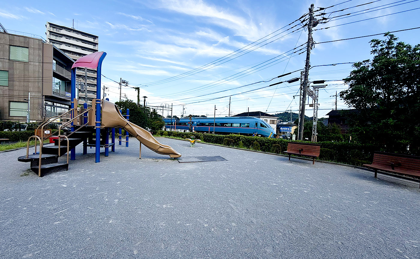 鶴川駅前五反田公園